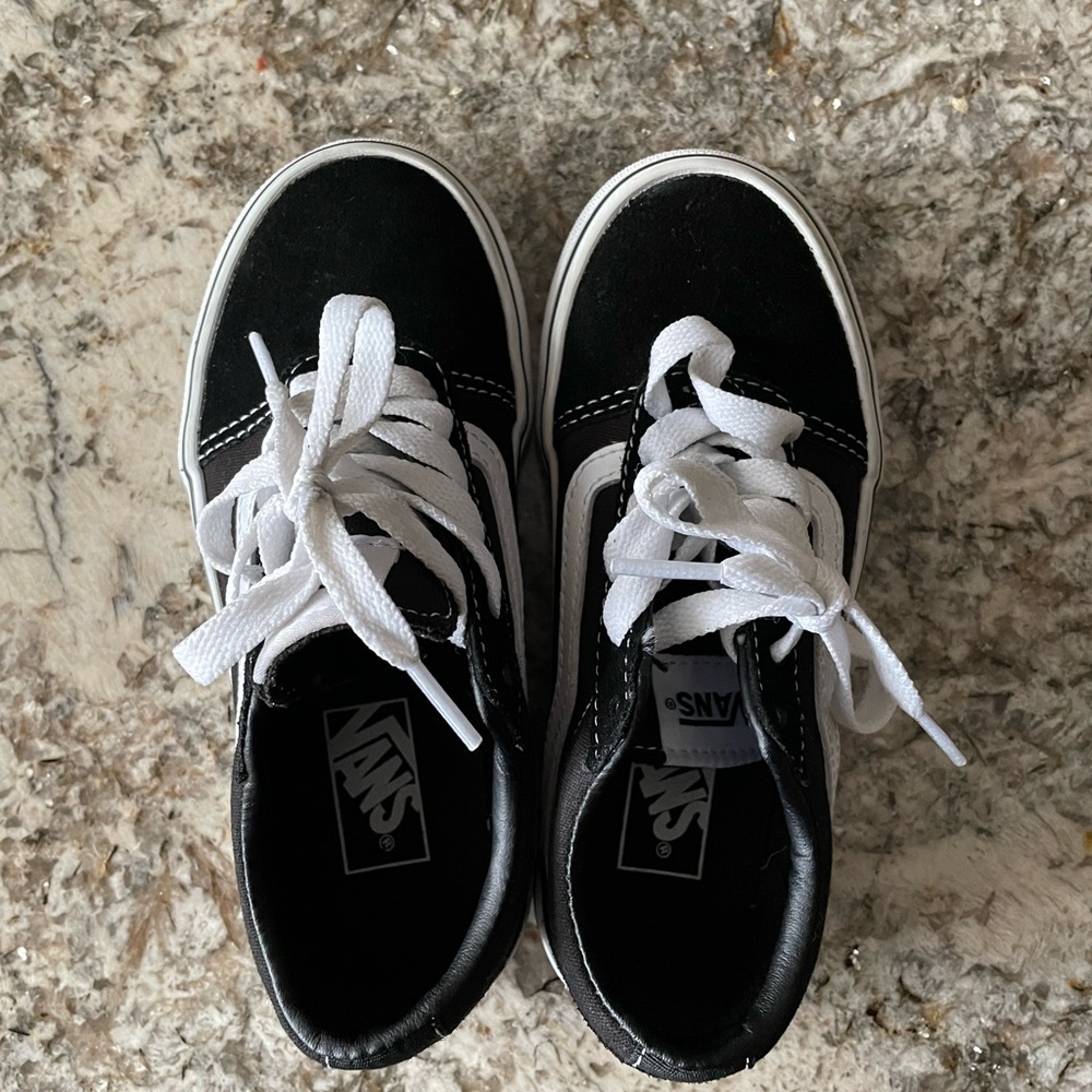 Only worn once kids vans